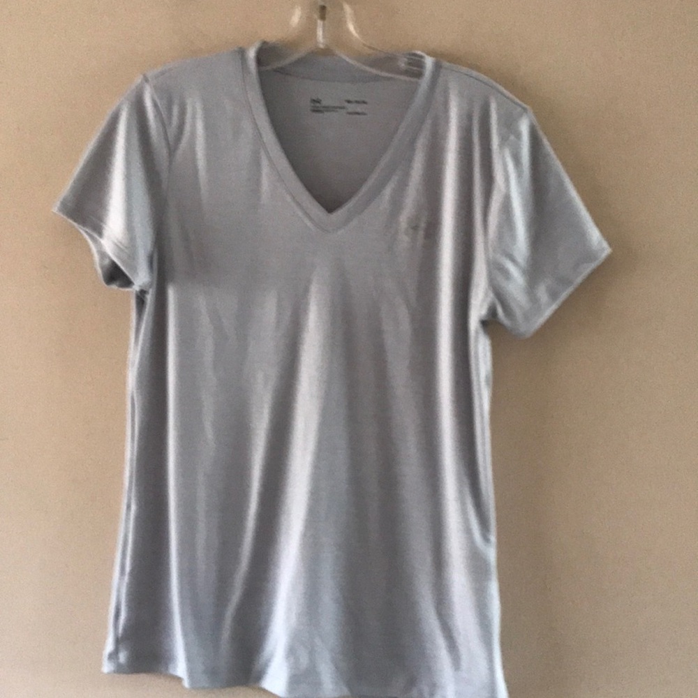 Under Armour Loose fit Women’s tee shirt Size Medium